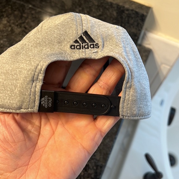 Adidas golf hat SnapBack. - Picture 2 of 2